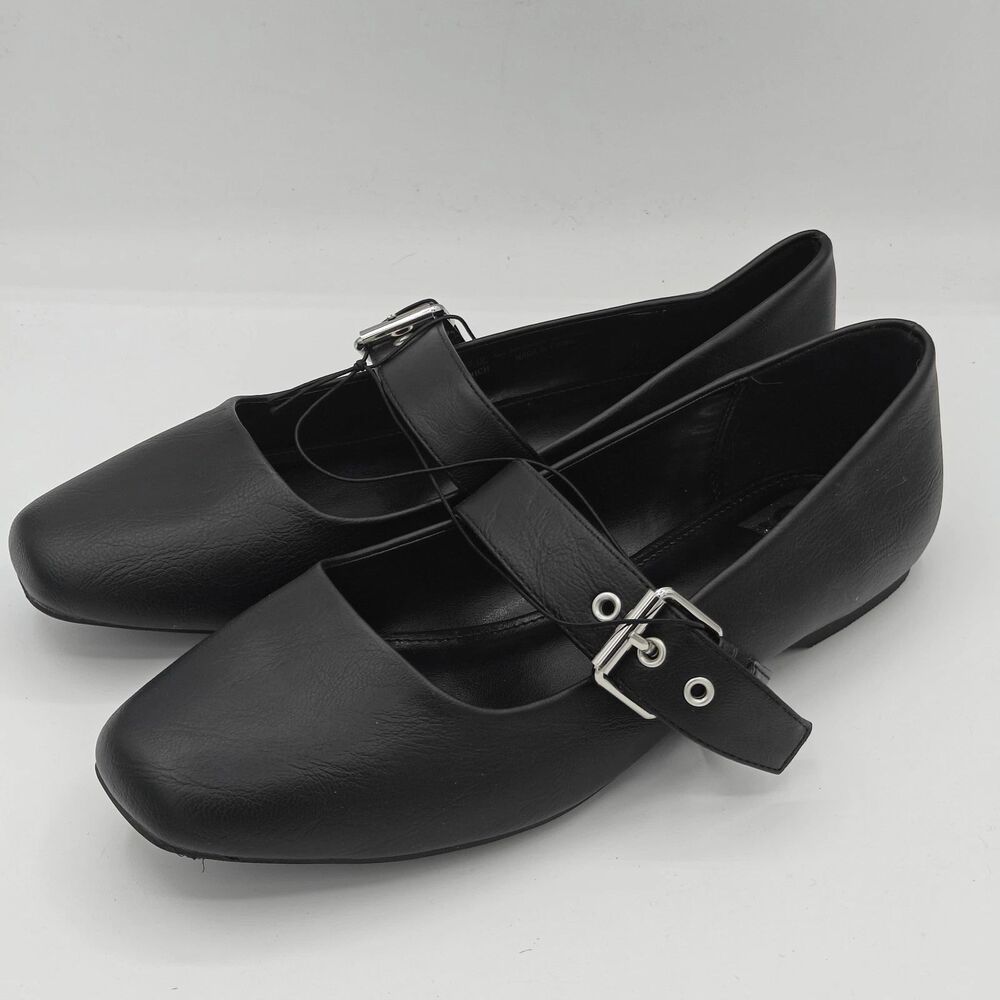 DV By Dolce Vita Womens Munich Flat Shoes Shoes Ivory/ Black
